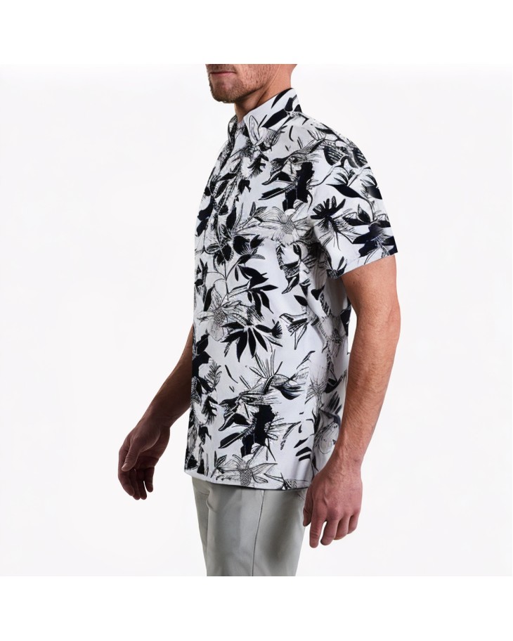 Summer Short-Sleeved Shirt With Visible Stitching 